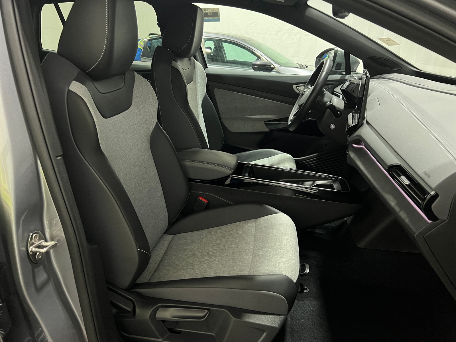 Thumbnail: 2023 Volkswagen ID.4 - 2