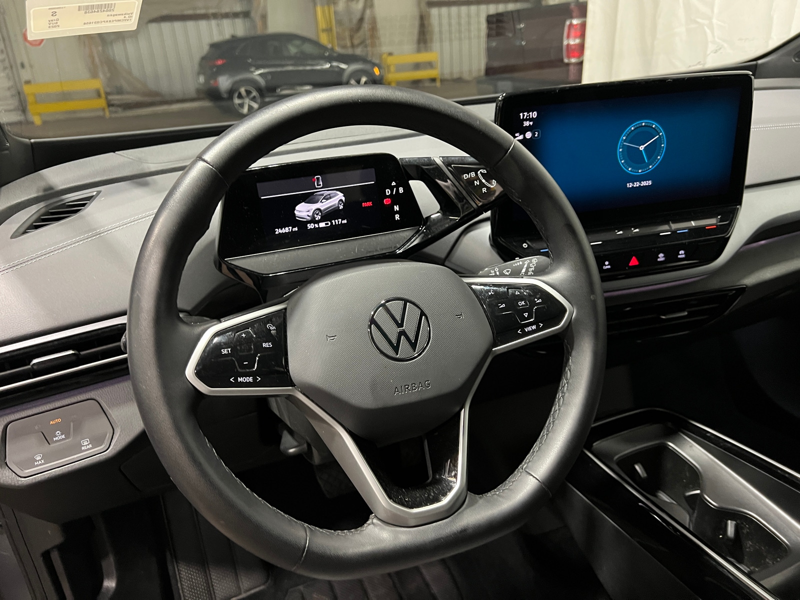 Thumbnail: 2023 Volkswagen ID.4 - 5