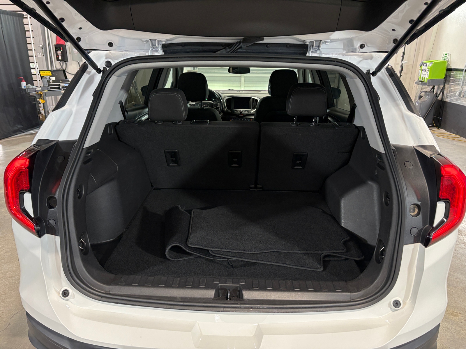 Thumbnail: 2024 GMC Terrain - 7