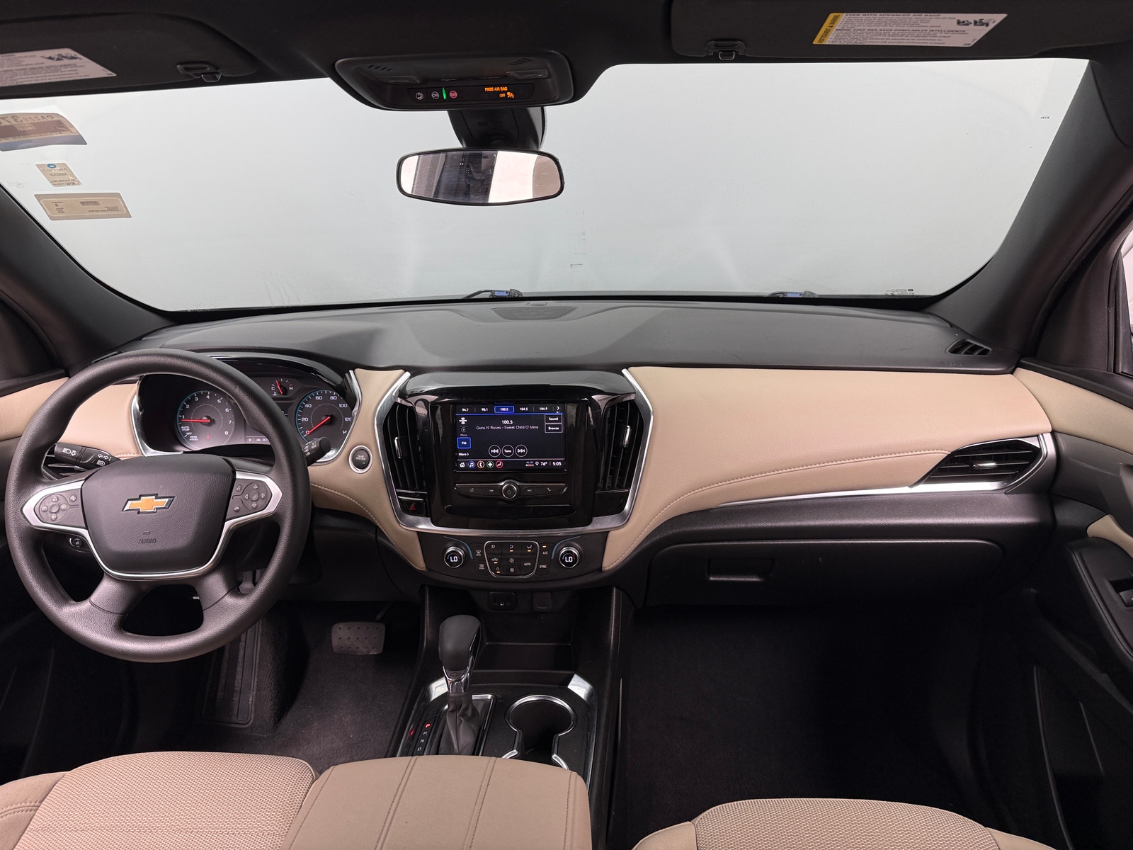 Thumbnail: 2023 Chevrolet Traverse - 3