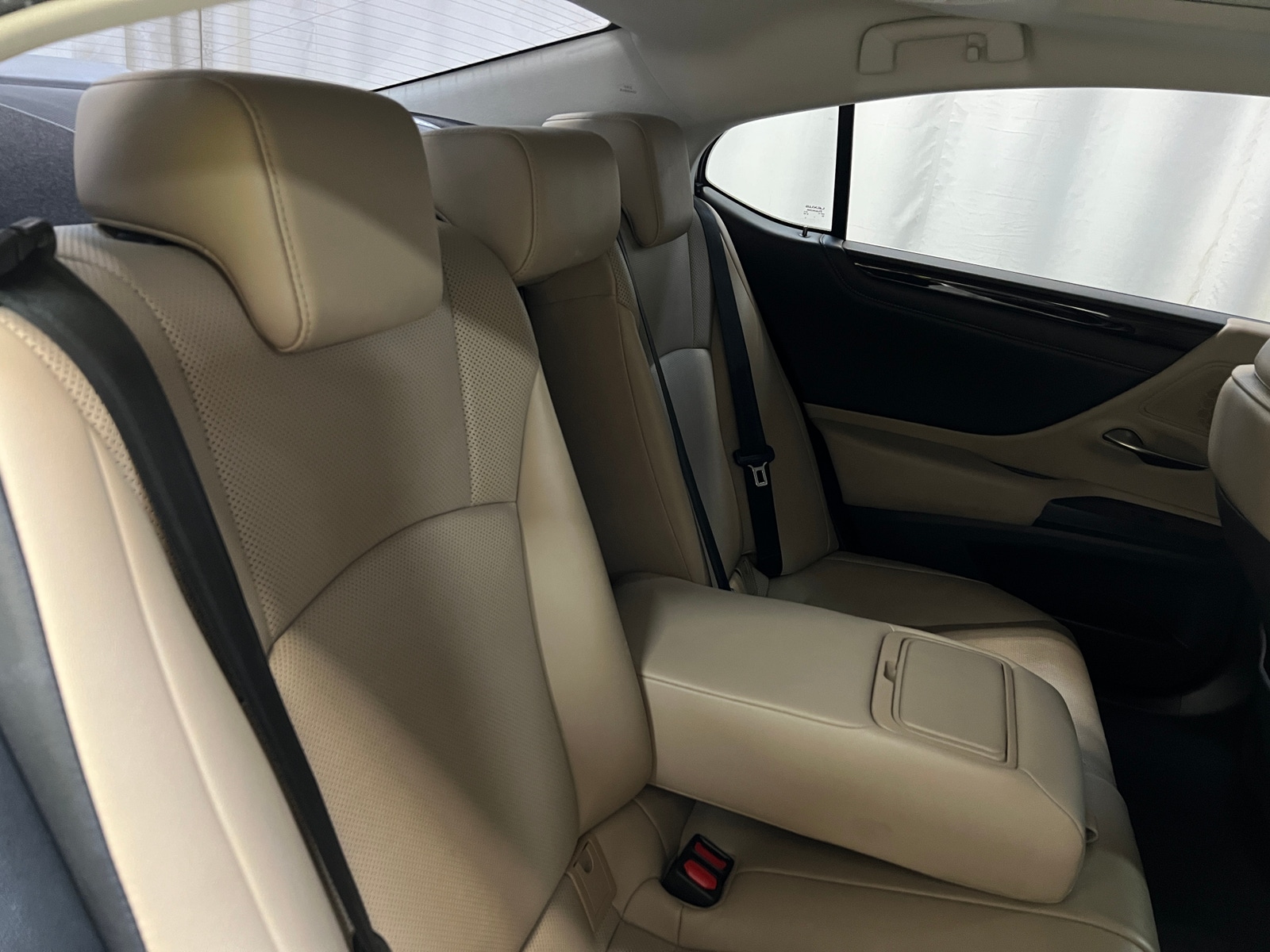 Thumbnail: 2020 Lexus ES - 5