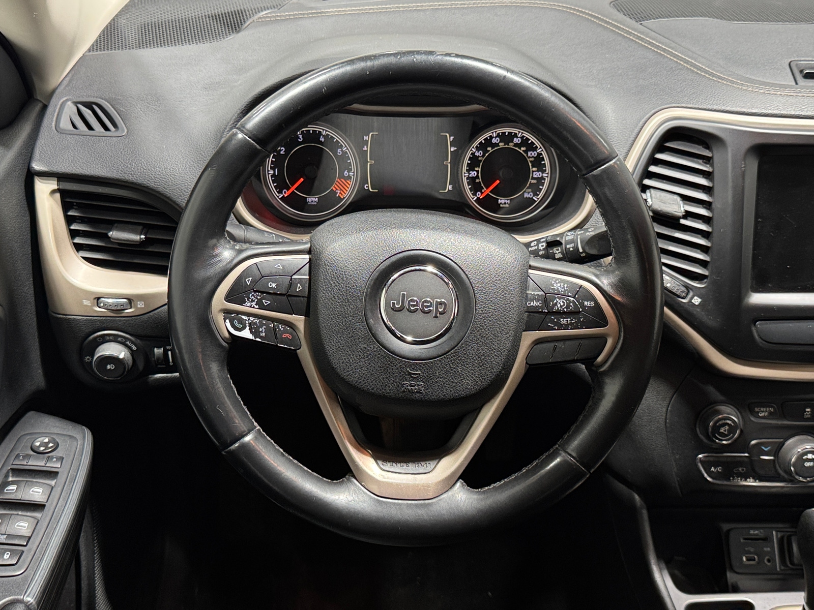 Thumbnail: 2015 Jeep Cherokee - 5