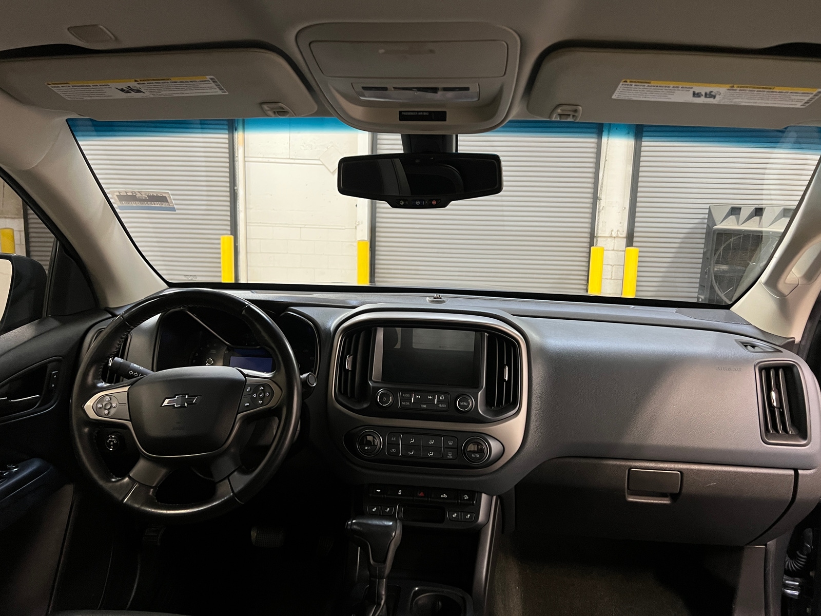 Thumbnail: 2017 Chevrolet Colorado - 3