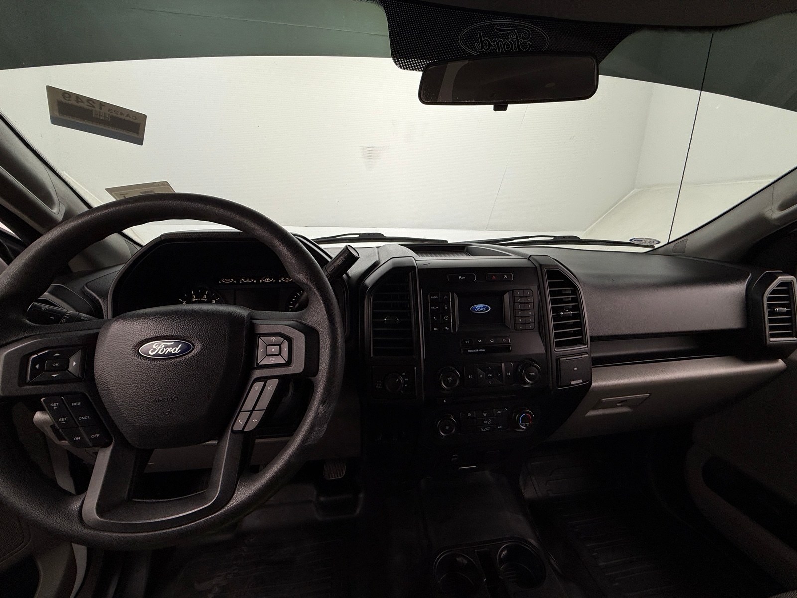 Thumbnail: 2018 Ford Econoline - 3