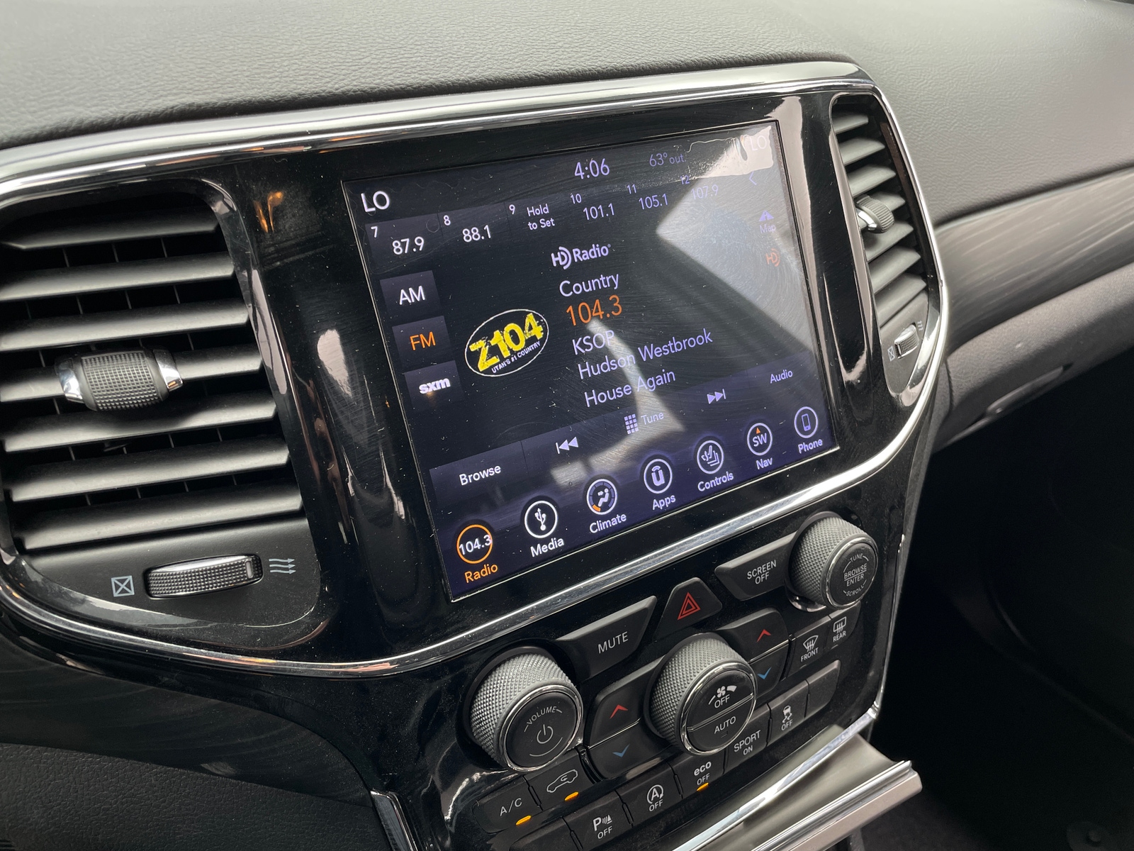 Thumbnail: 2019 Jeep Grand Cherokee - 3