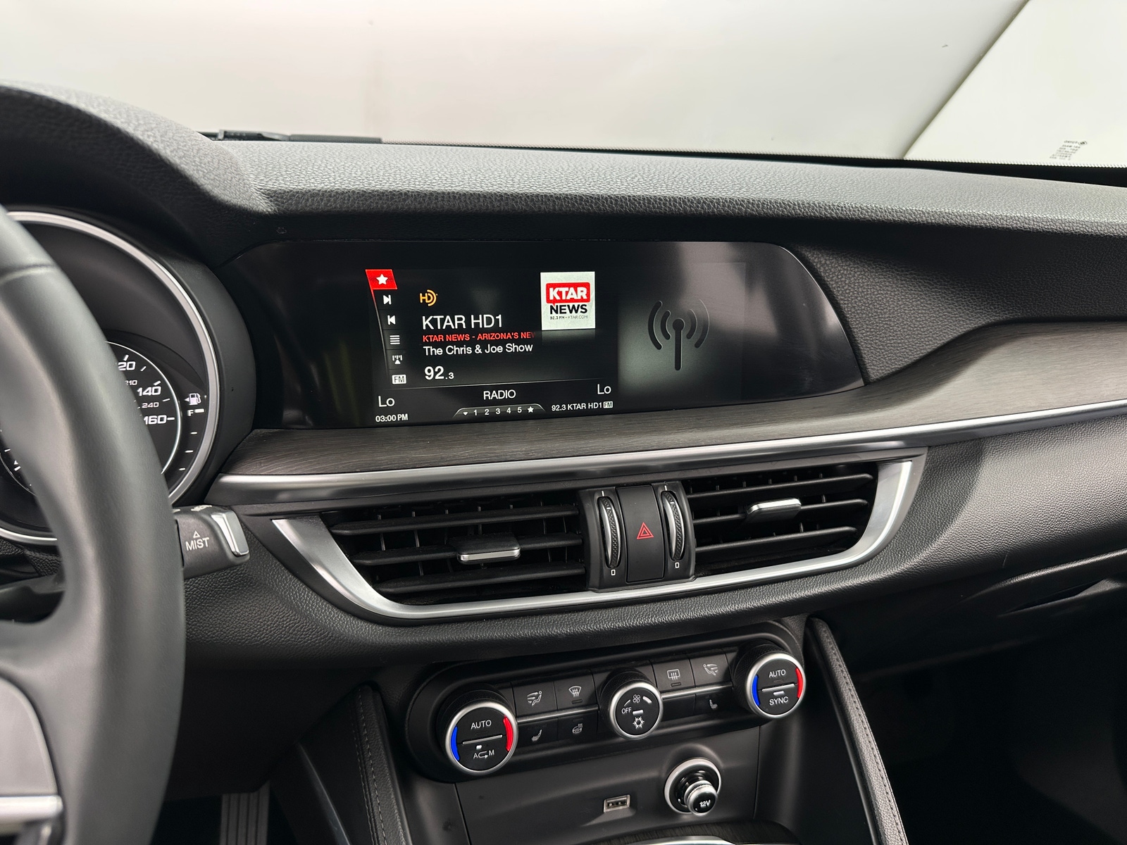 Thumbnail: 2018 Alfa Romeo Stelvio - 3