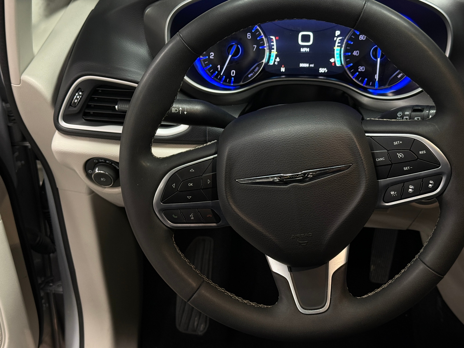 Thumbnail: 2024 Chrysler Pacifica - 4