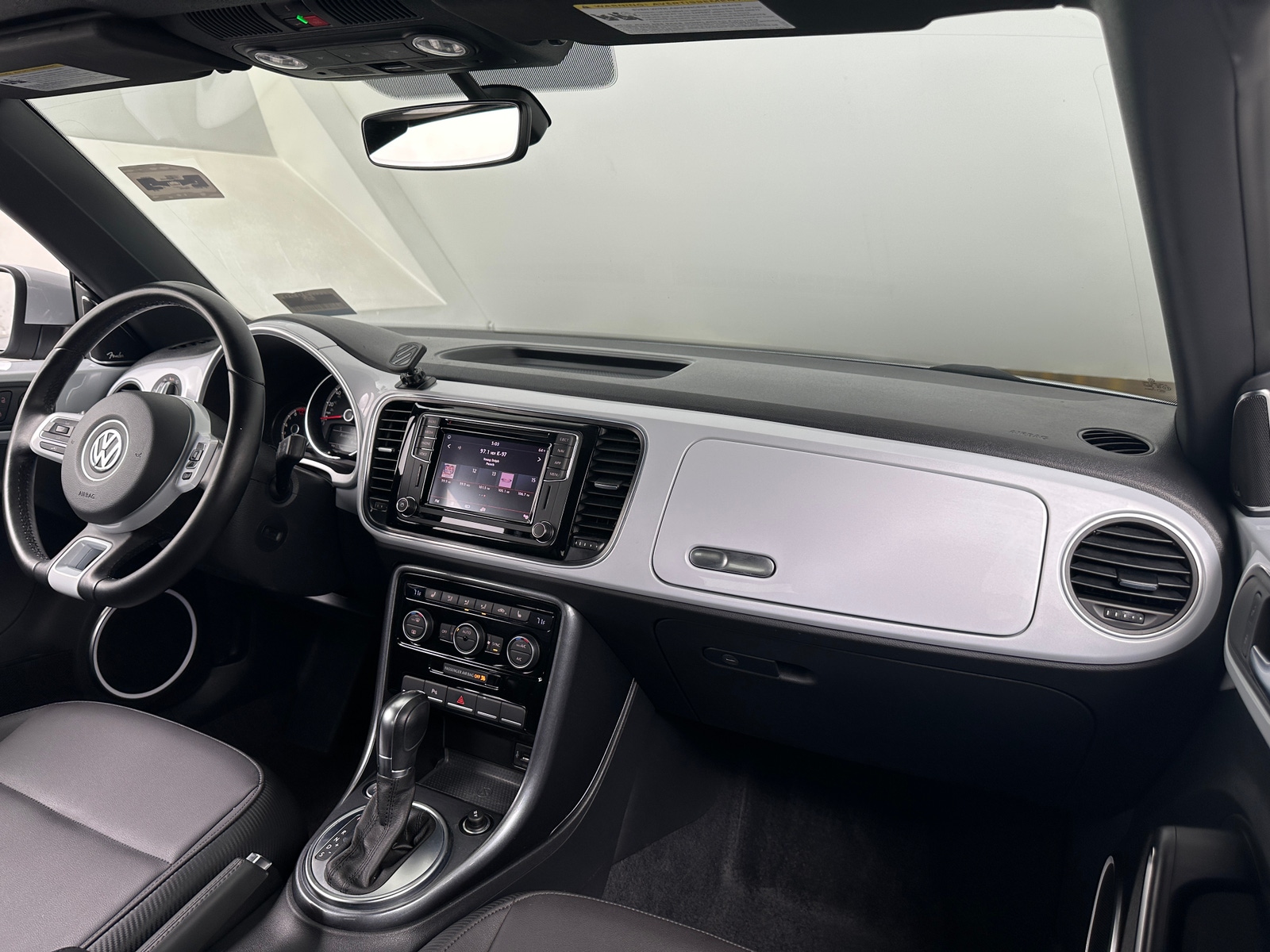 Thumbnail: 2019 Volkswagen Beetle - 2