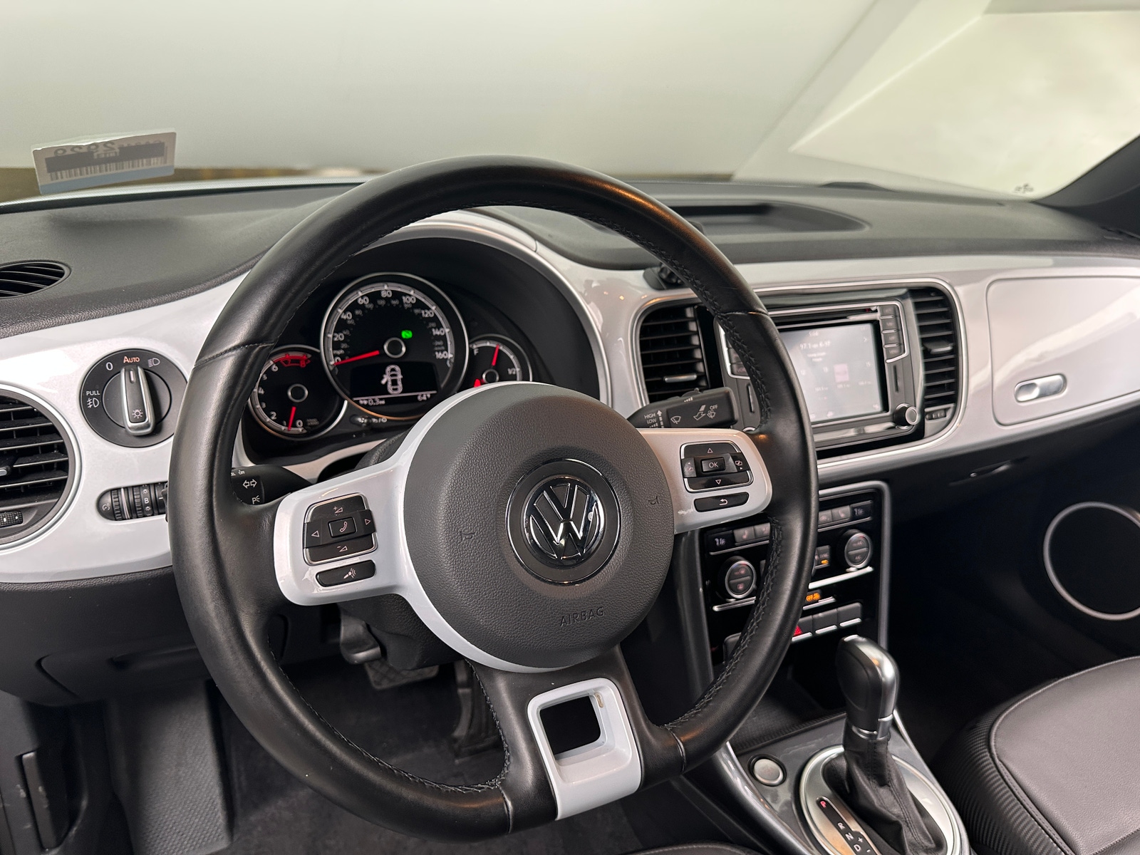 Thumbnail: 2019 Volkswagen Beetle - 4