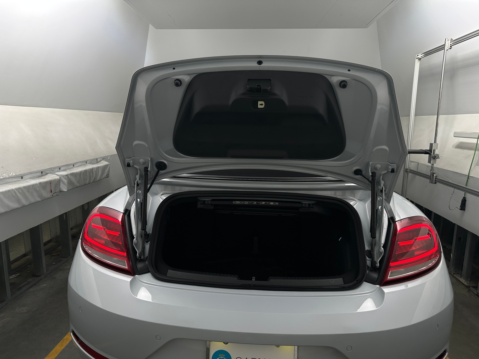 Thumbnail: 2019 Volkswagen Beetle - 6