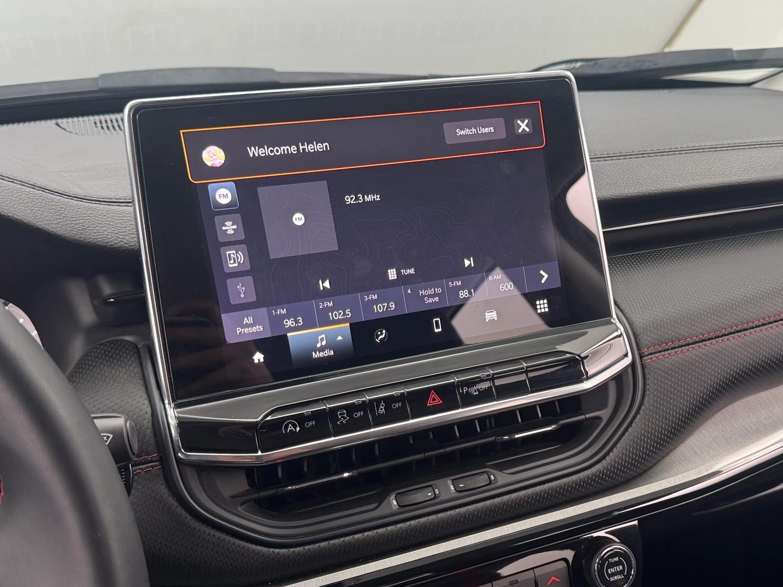 Thumbnail: 2022 Jeep Compass - 4