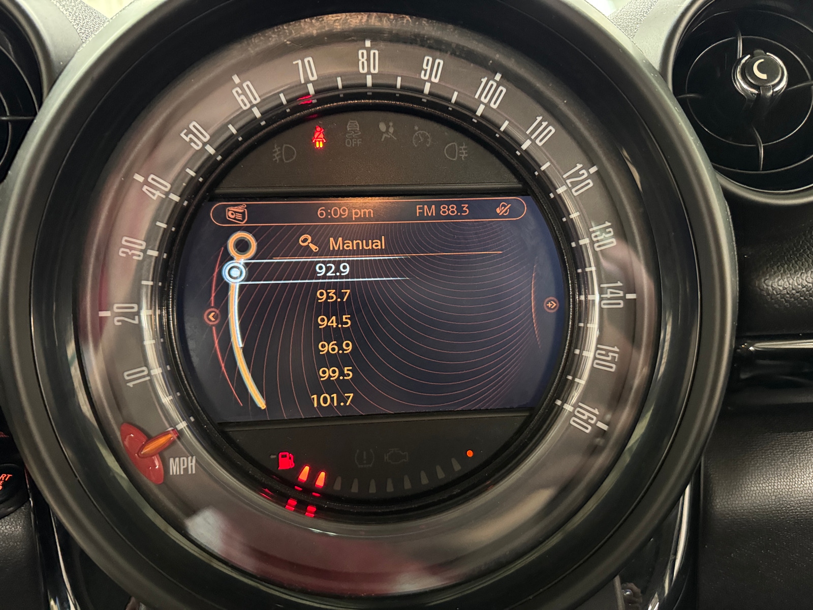 Thumbnail: 2016 MINI Cooper Countryman - 3