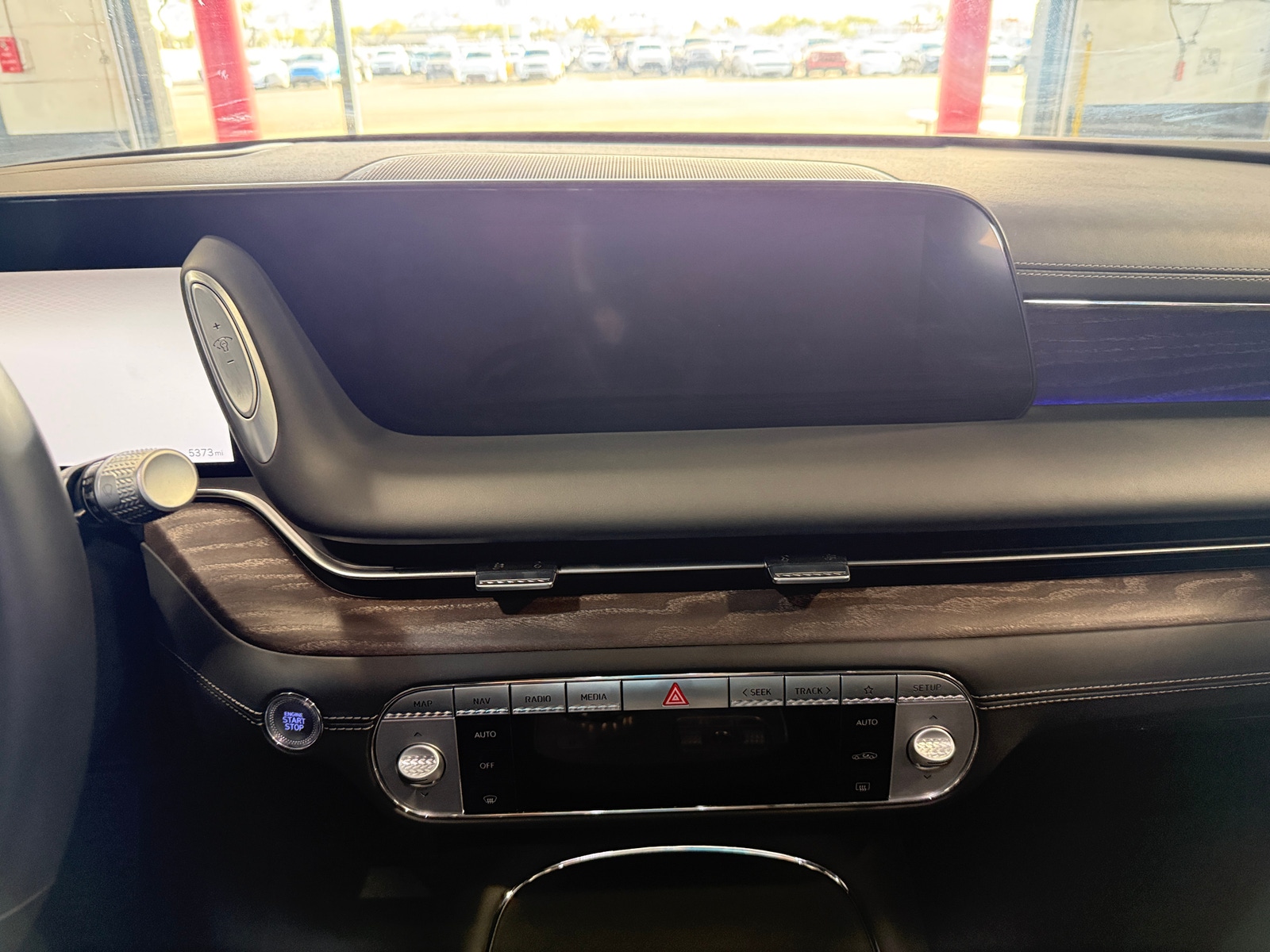 Thumbnail: 2024 Genesis G90 - 3