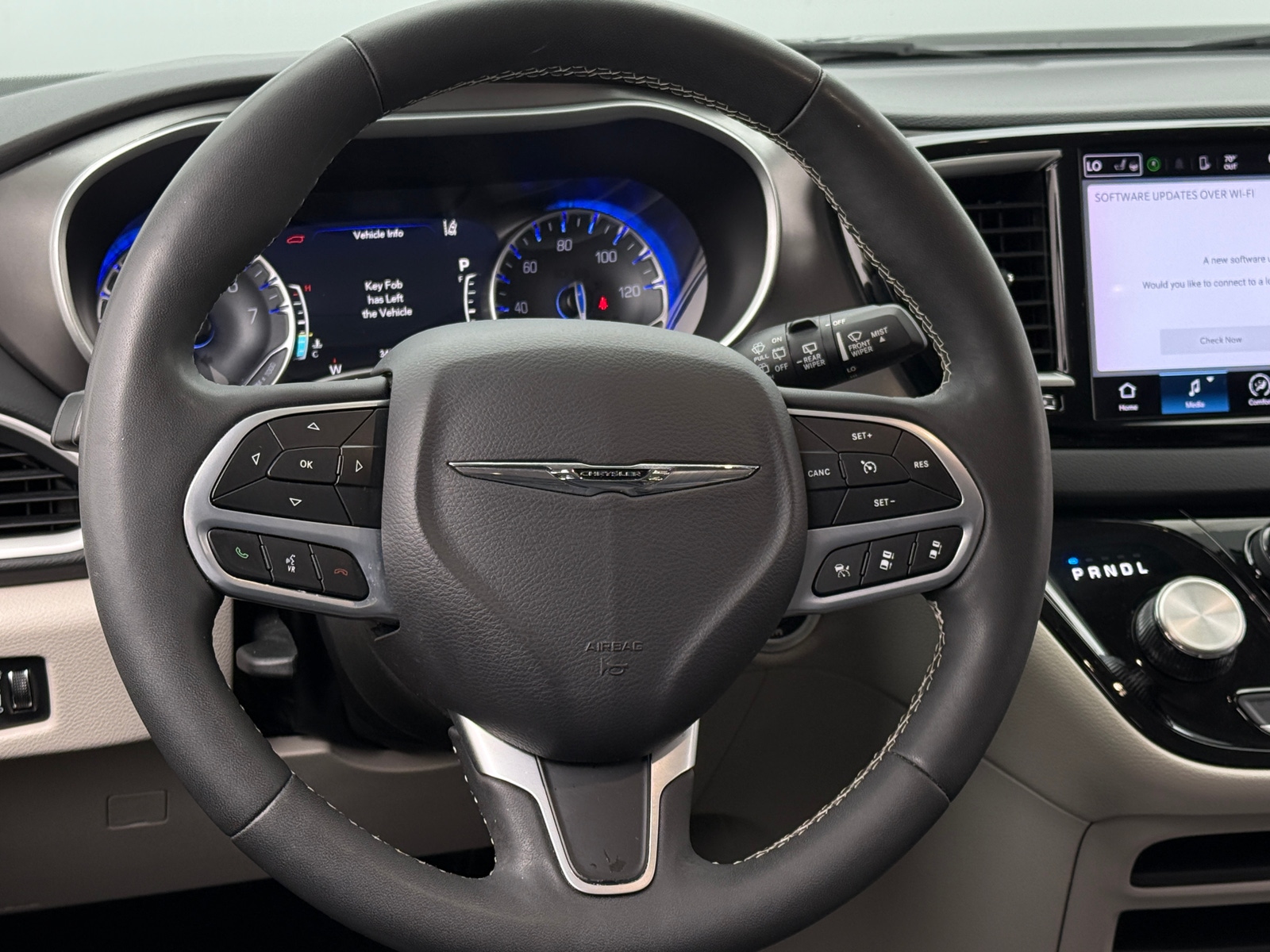 Thumbnail: 2024 Chrysler Pacifica - 4