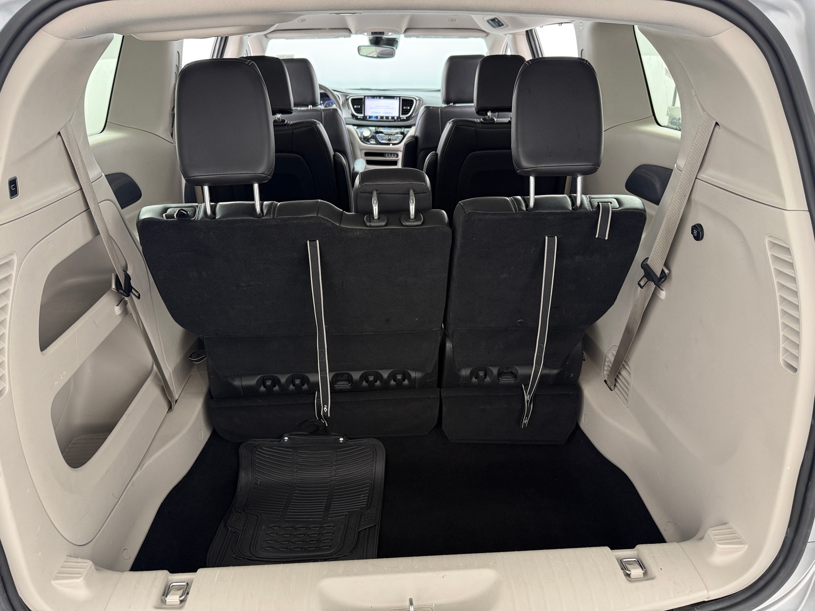 Thumbnail: 2024 Chrysler Pacifica - 6