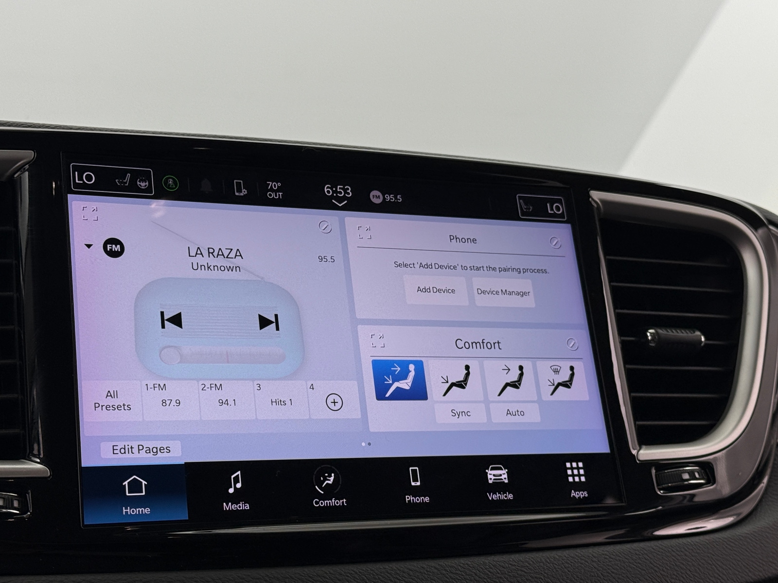 Thumbnail: 2024 Chrysler Pacifica - 3