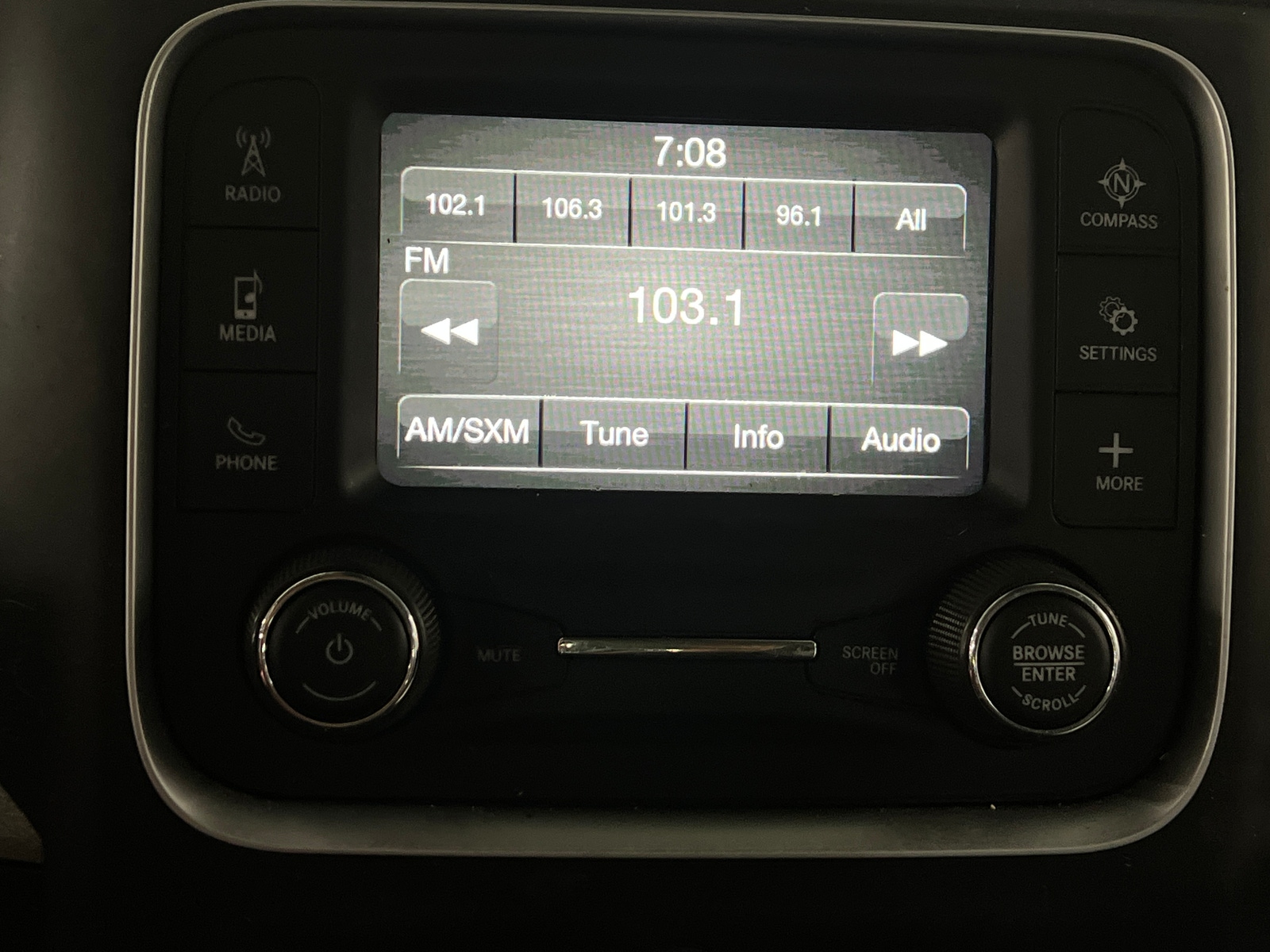 Thumbnail: 2024 RAM 1500 Classic - 4