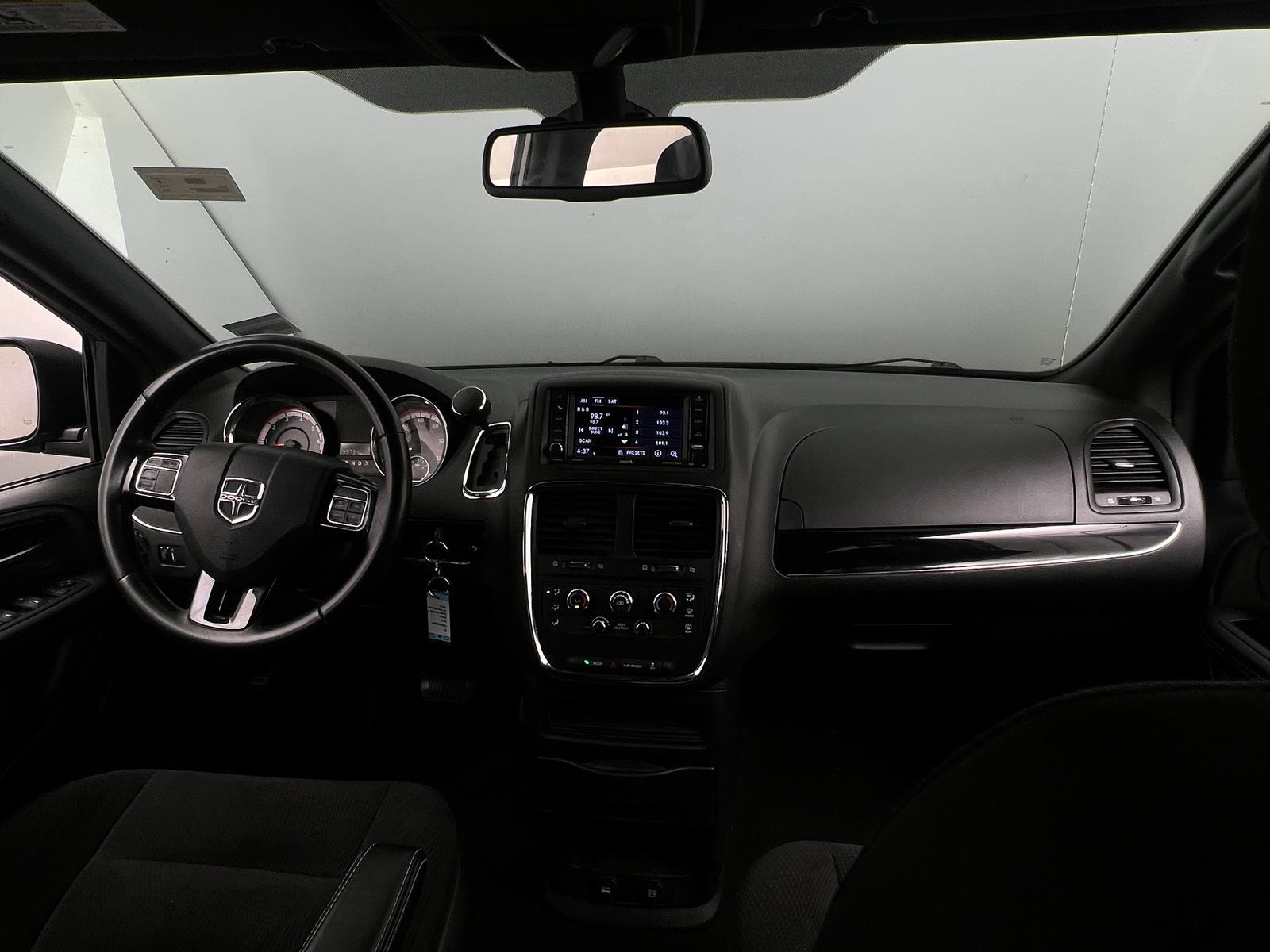 Thumbnail: 2019 Dodge Grand Caravan - 3