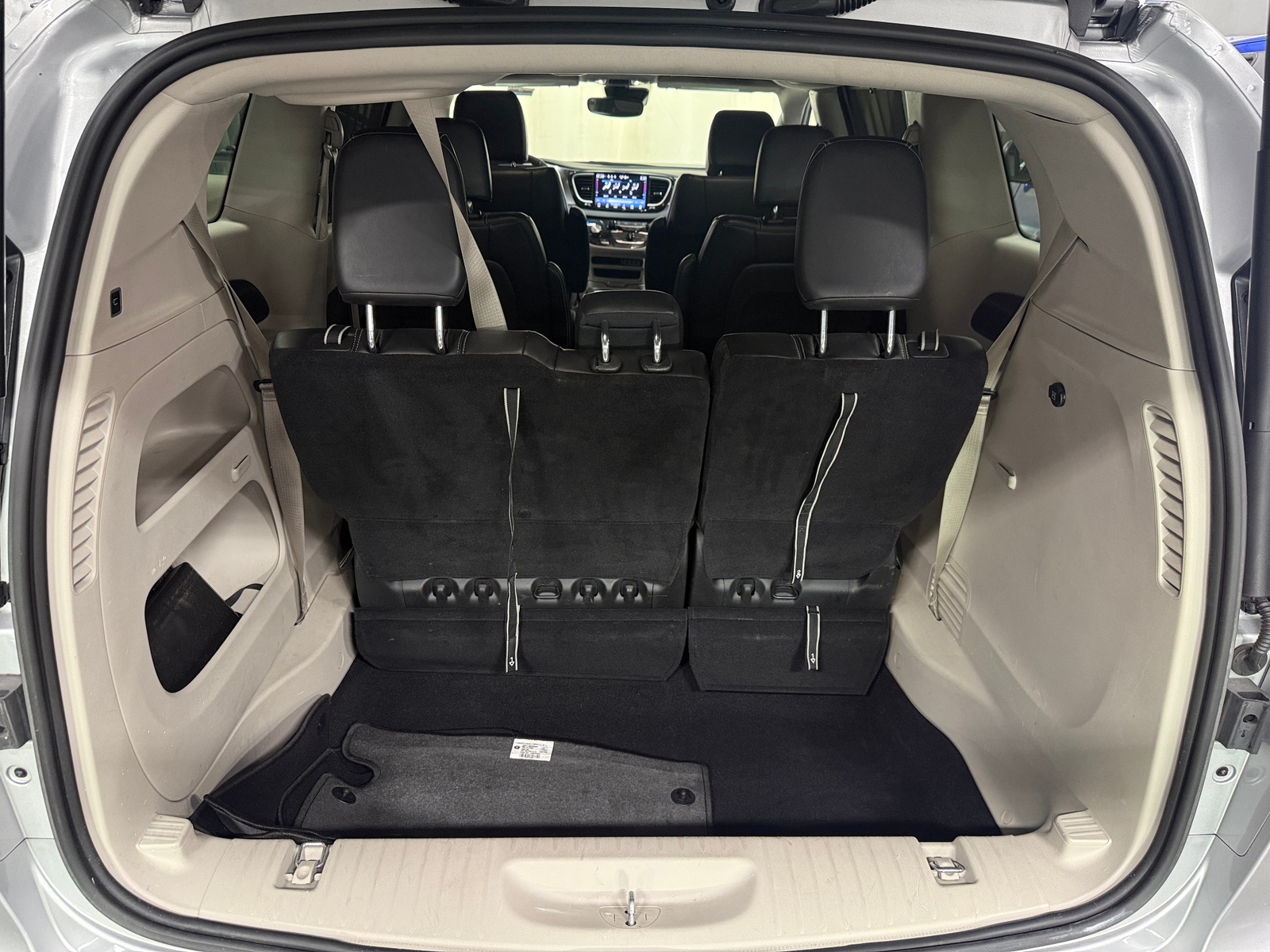 Thumbnail: 2024 Chrysler Pacifica - 6