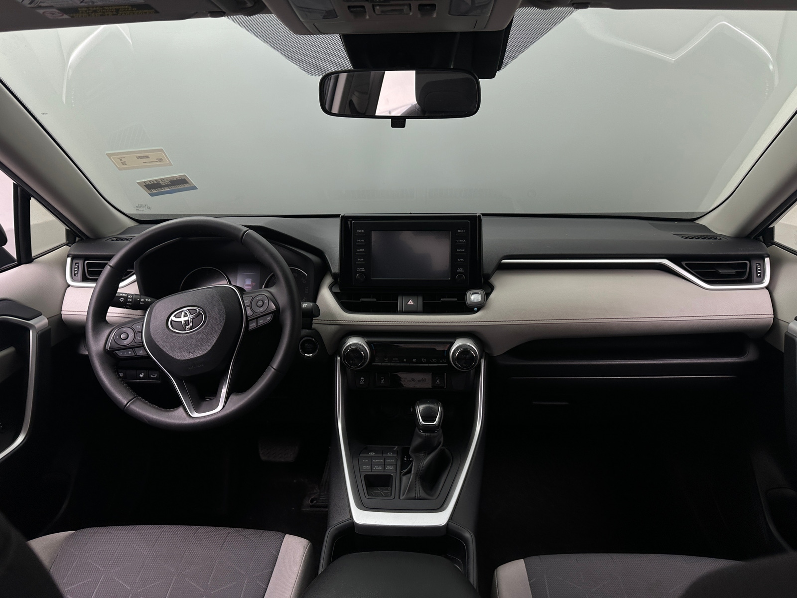 Thumbnail: 2019 Toyota RAV4 - 3