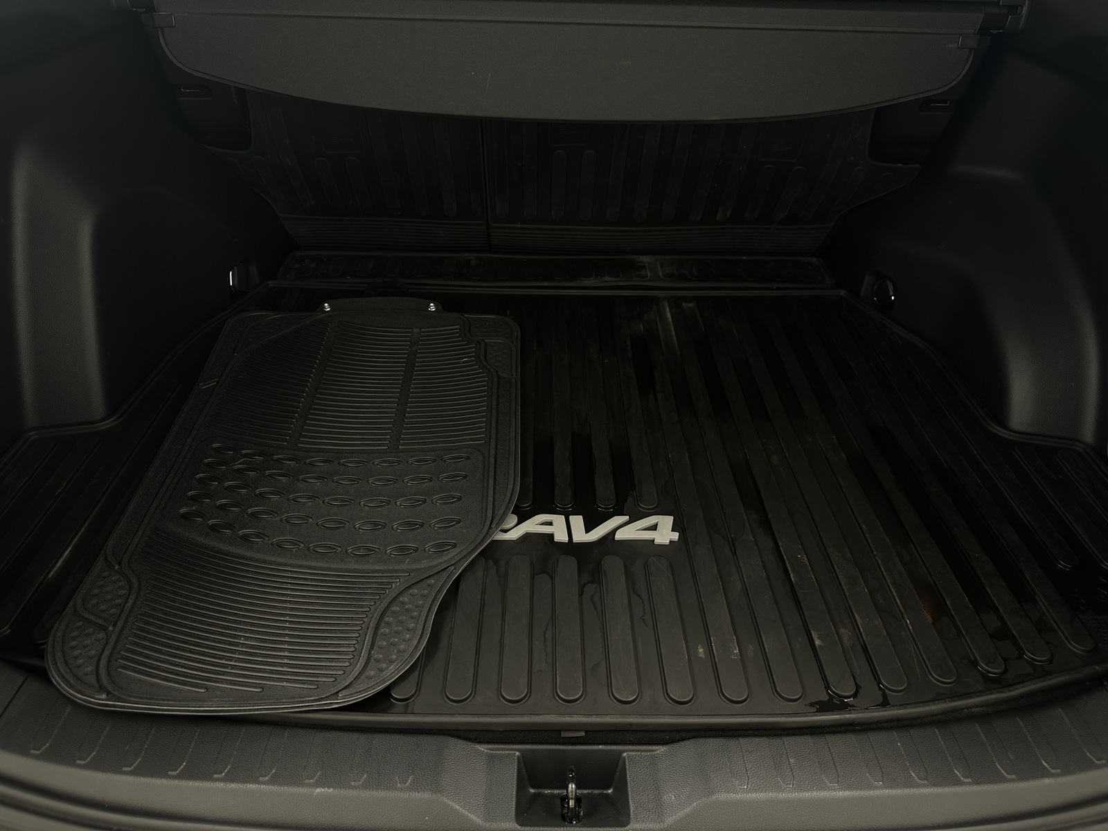 Thumbnail: 2019 Toyota RAV4 - 7