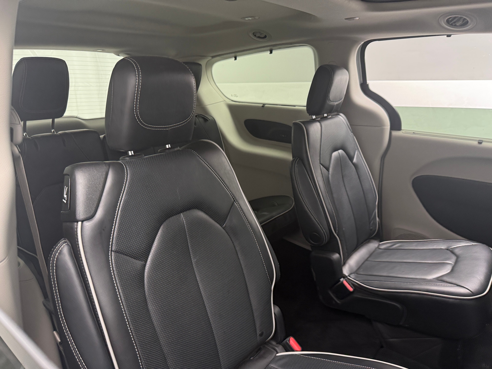 Thumbnail: 2022 Chrysler Pacifica - 5