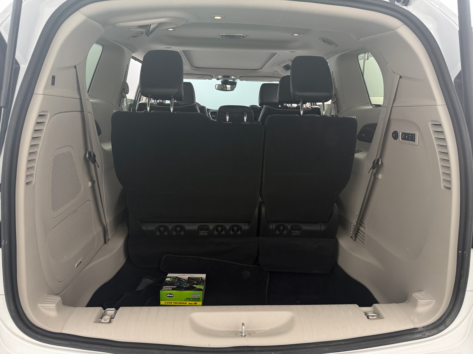 Thumbnail: 2022 Chrysler Pacifica - 6