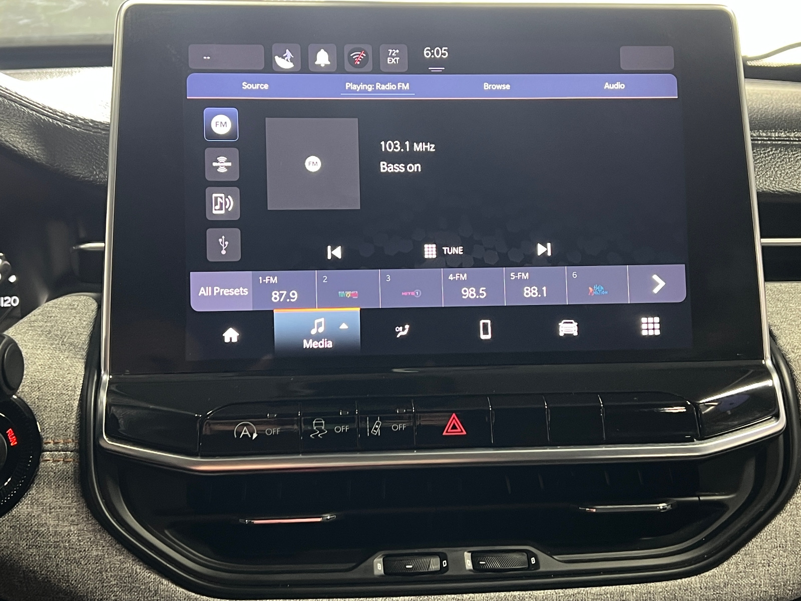 Thumbnail: 2022 Jeep Compass - 4