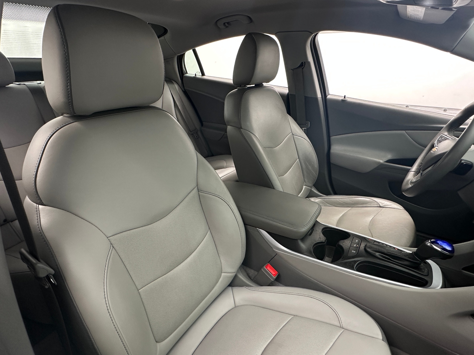 Thumbnail: 2018 Chevrolet Volt - 2