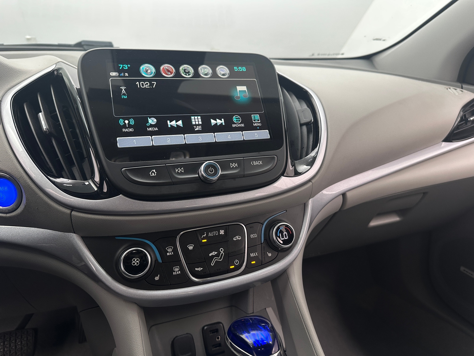 Thumbnail: 2018 Chevrolet Volt - 4