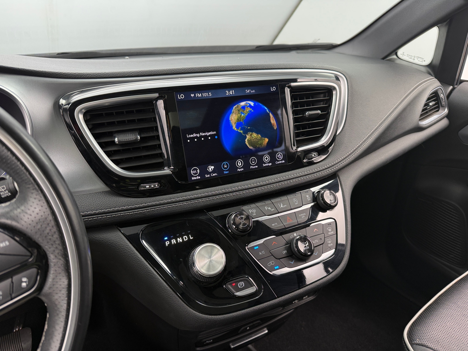 Thumbnail: 2020 Chrysler Pacifica - 3