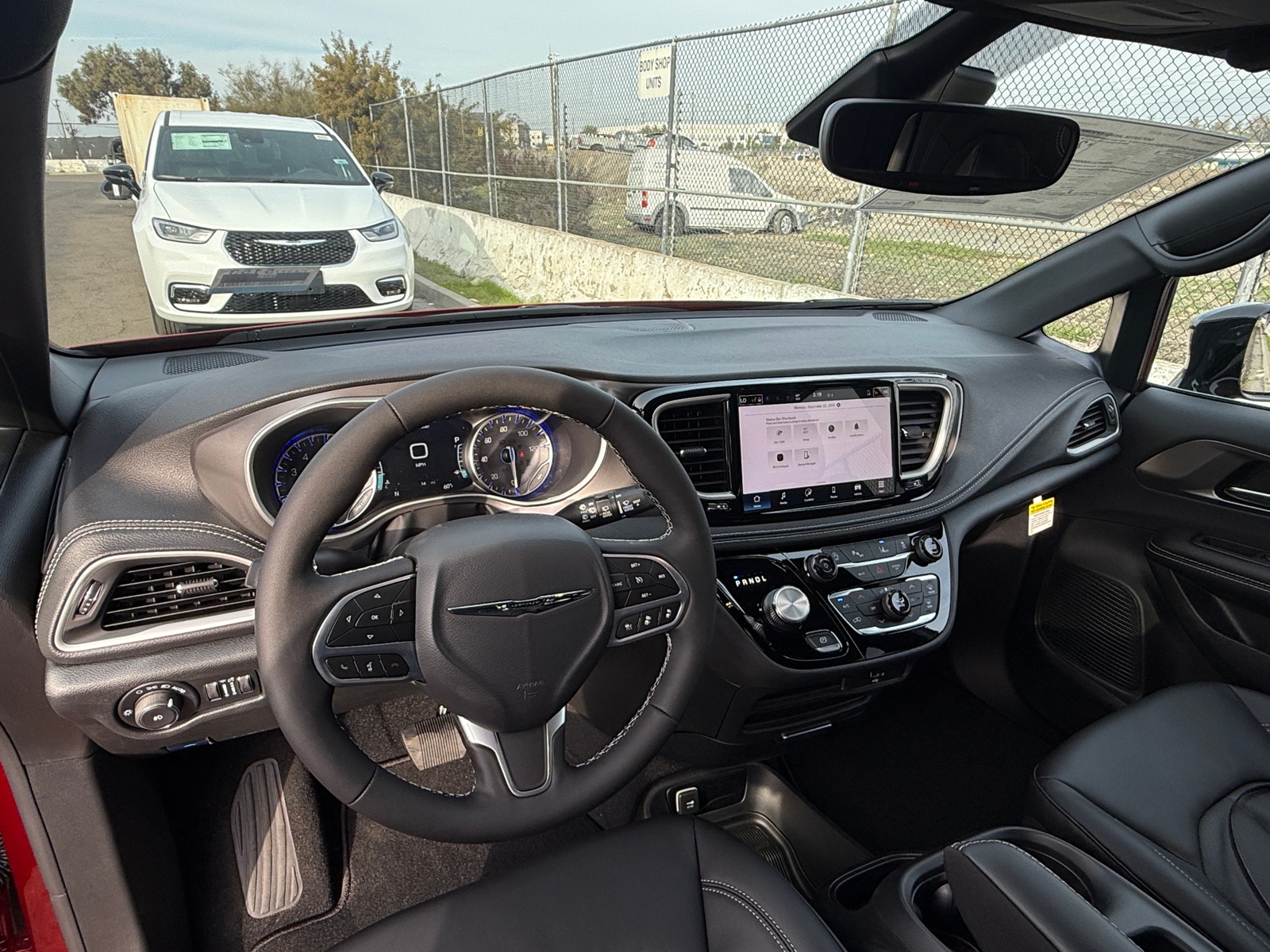 Thumbnail: 2026 Chrysler Pacifica - 2