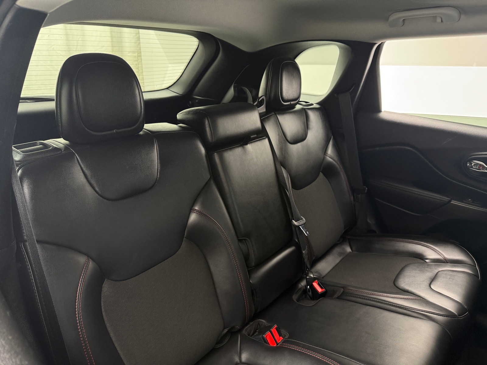 Thumbnail: 2020 Jeep Cherokee - 5