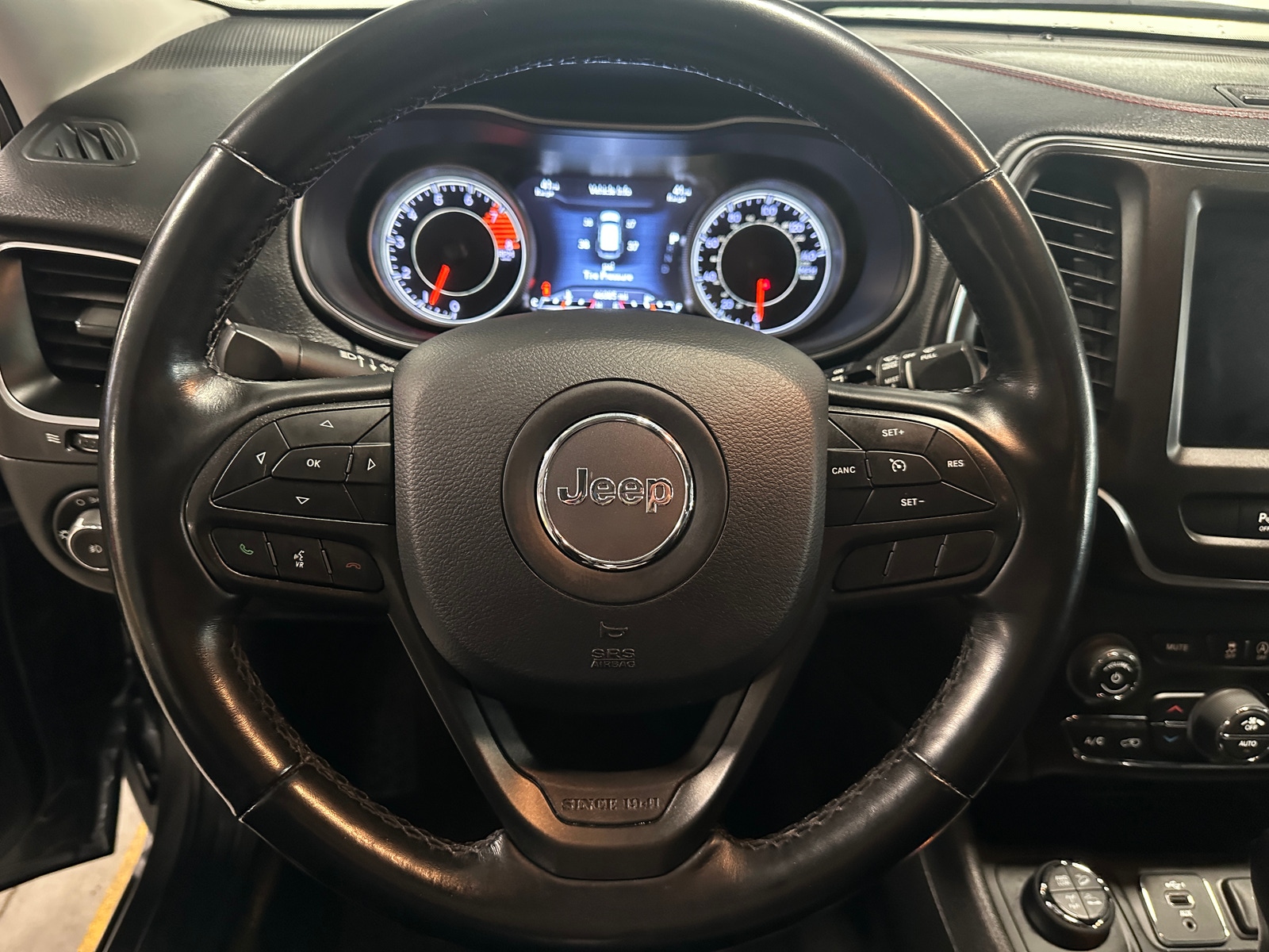 Thumbnail: 2020 Jeep Cherokee - 4