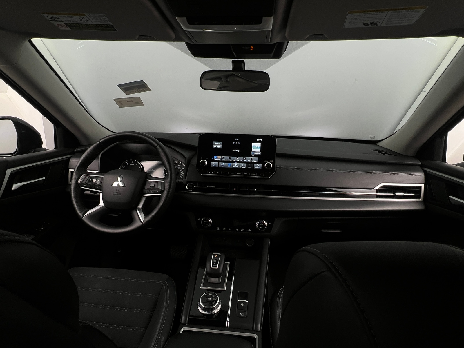 Thumbnail: 2024 Mitsubishi Outlander - 2