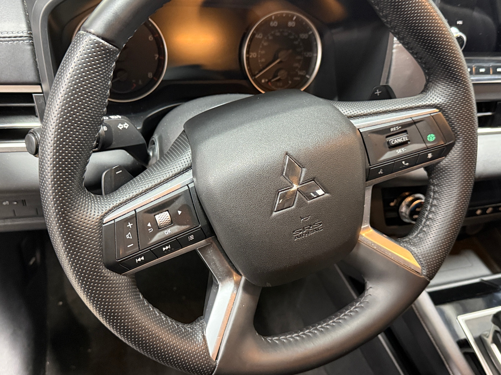 Thumbnail: 2024 Mitsubishi Outlander - 4