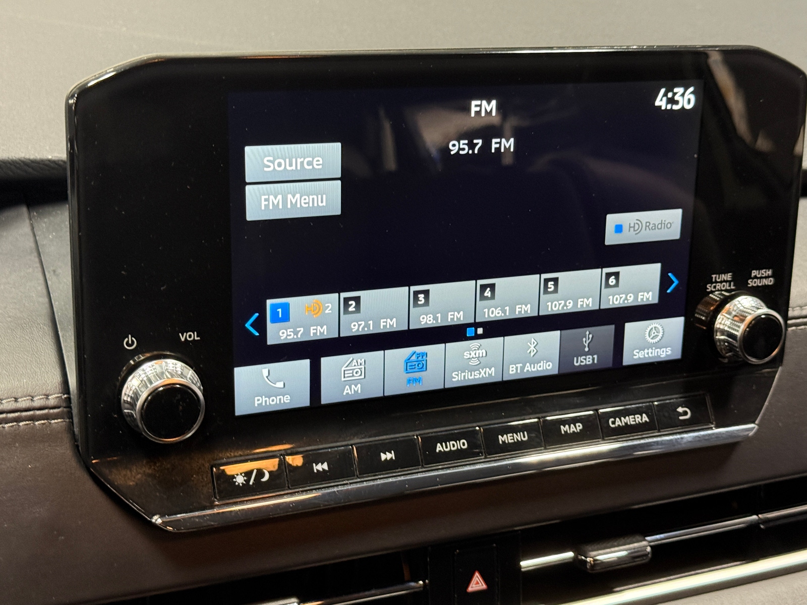 Thumbnail: 2024 Mitsubishi Outlander - 3