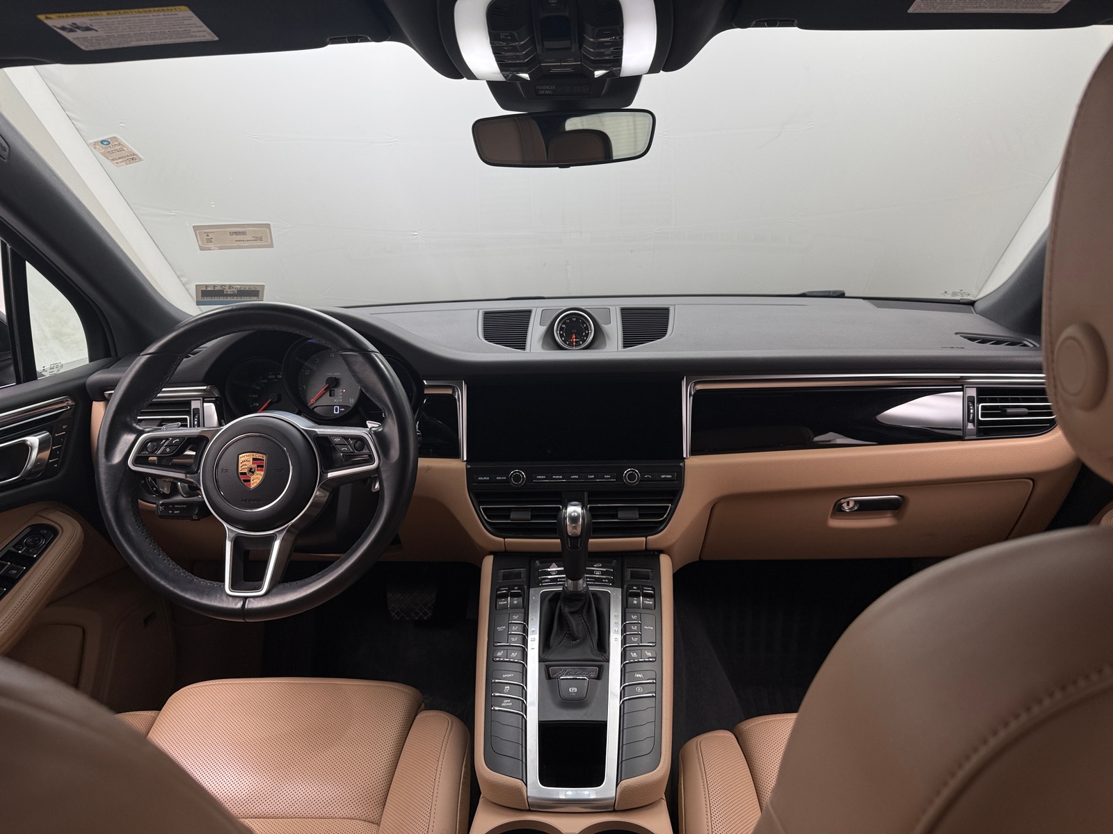 Thumbnail: 2020 Porsche Macan - 2