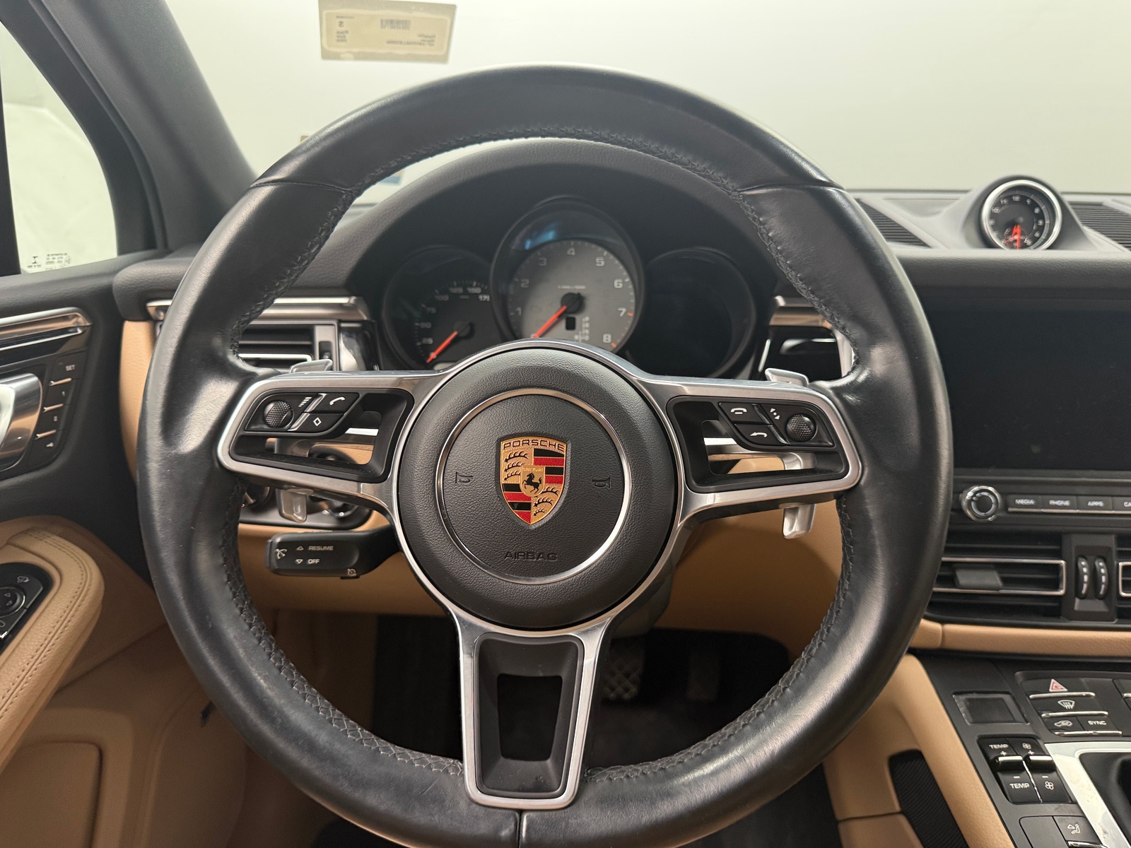 Thumbnail: 2020 Porsche Macan - 4