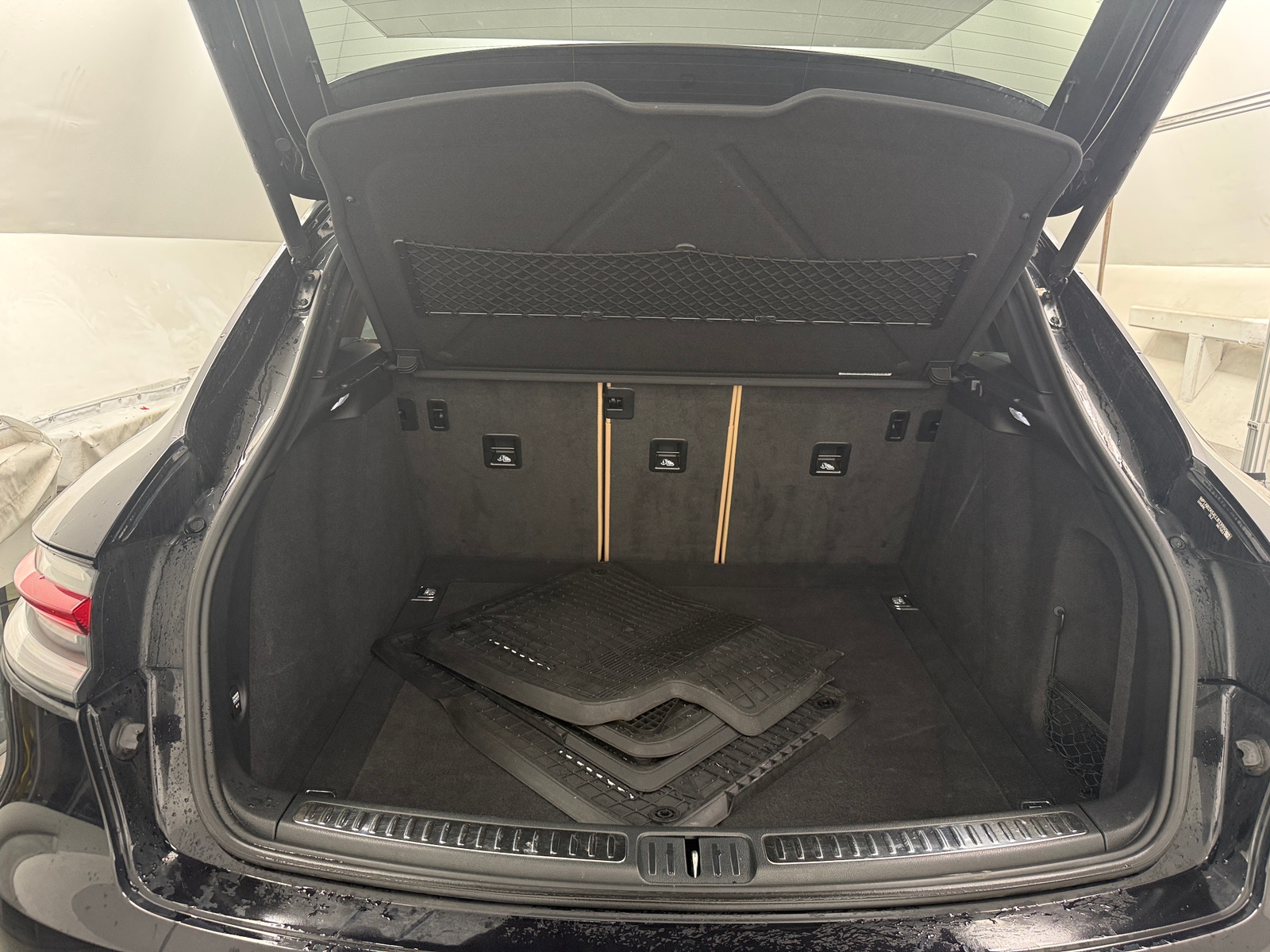 Thumbnail: 2020 Porsche Macan - 6