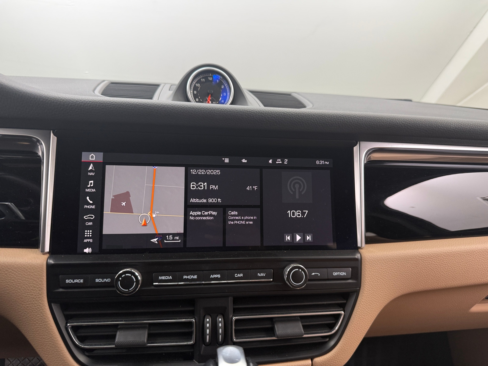 Thumbnail: 2020 Porsche Macan - 3