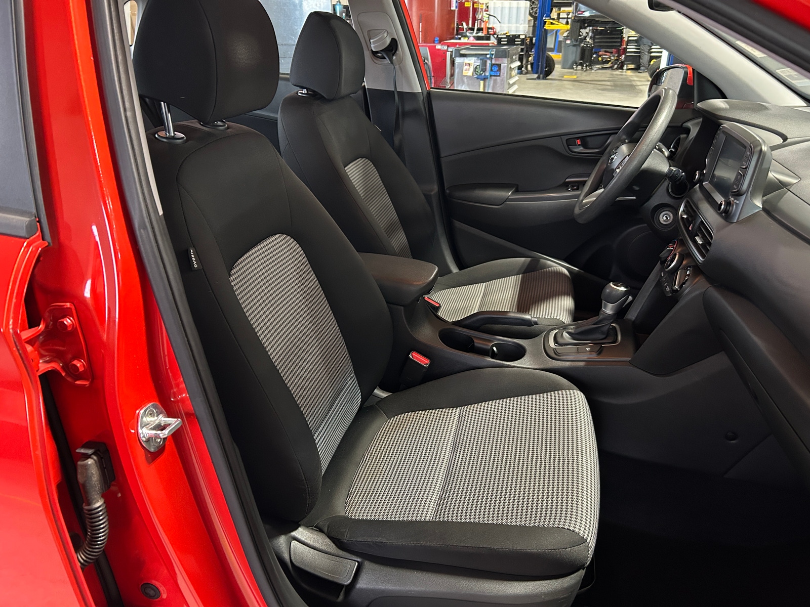 Thumbnail: 2020 Hyundai Kona - 2