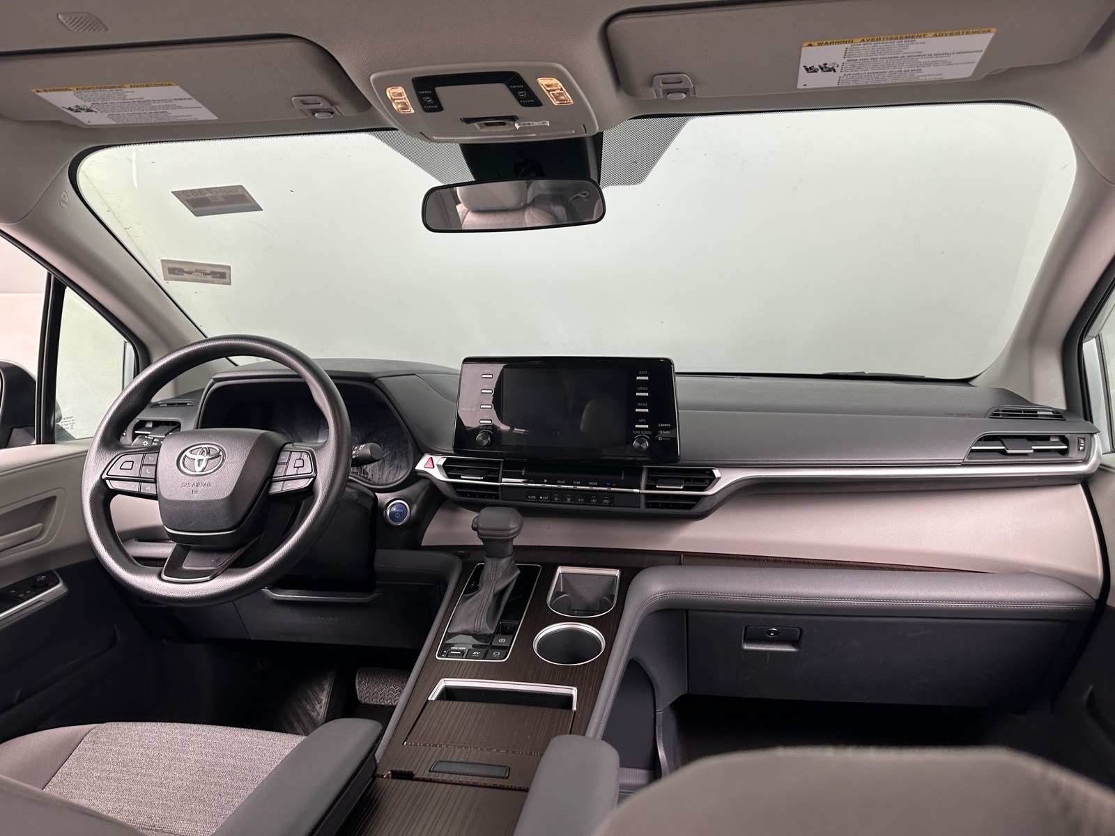 Thumbnail: 2023 Toyota Sienna - 3