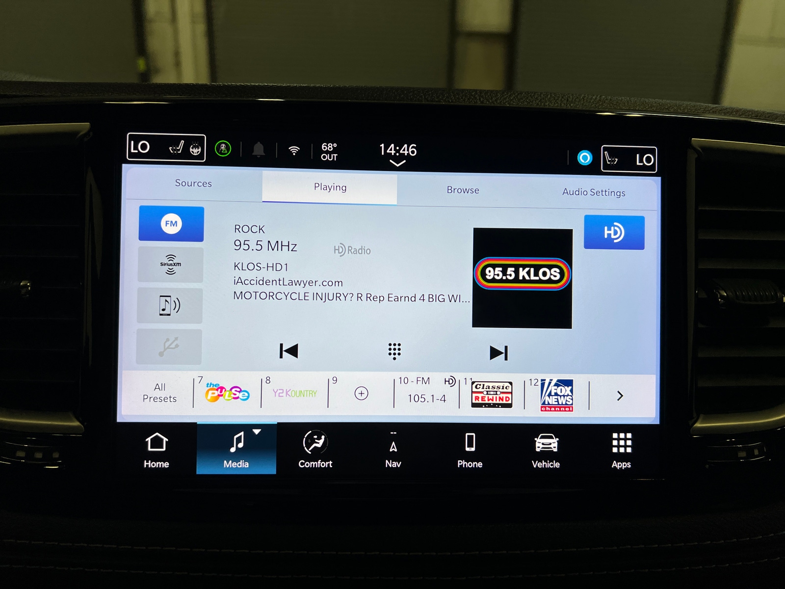 Thumbnail: 2024 Chrysler Pacifica - 3