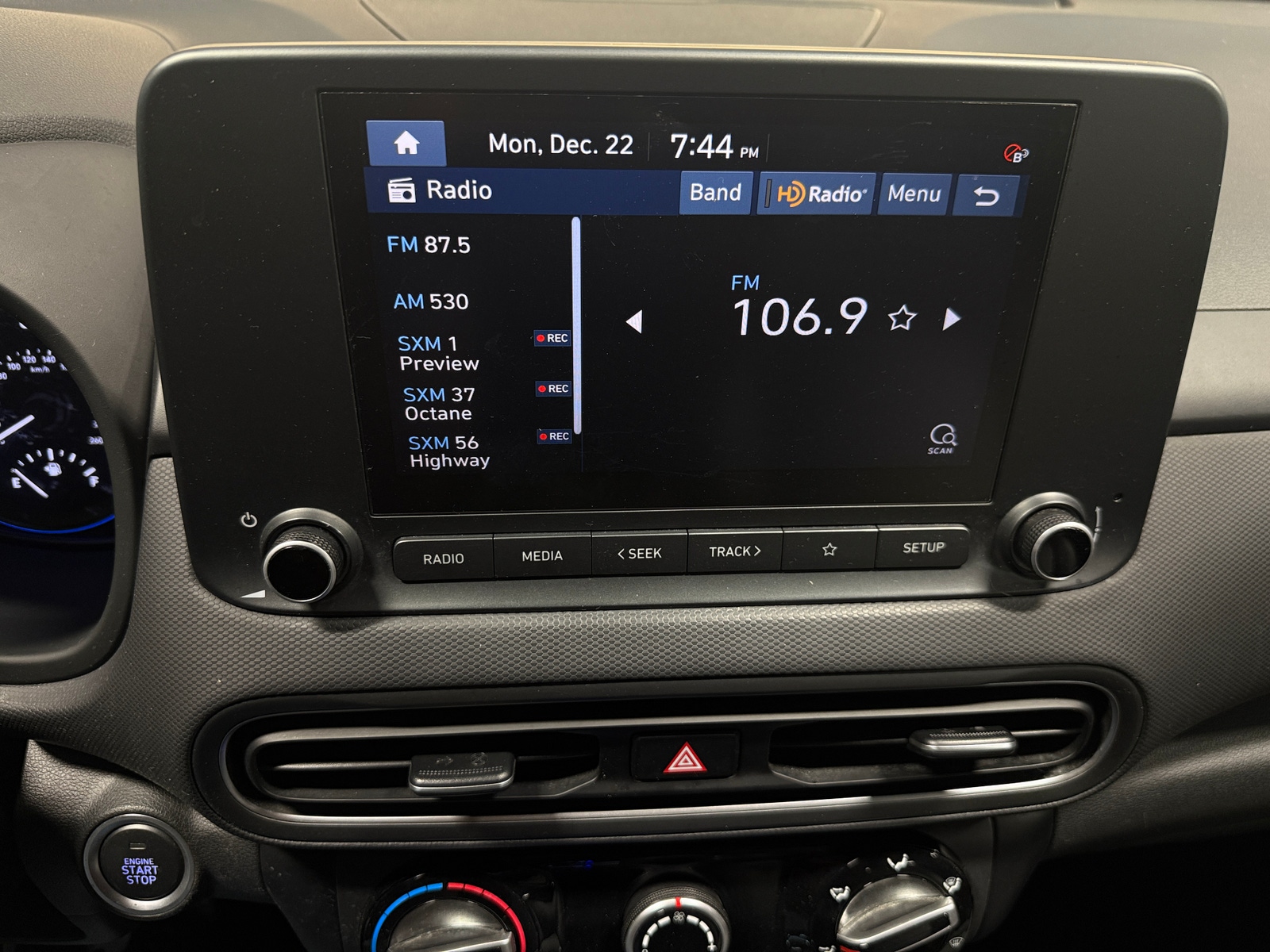 Thumbnail: 2022 Hyundai Kona - 4