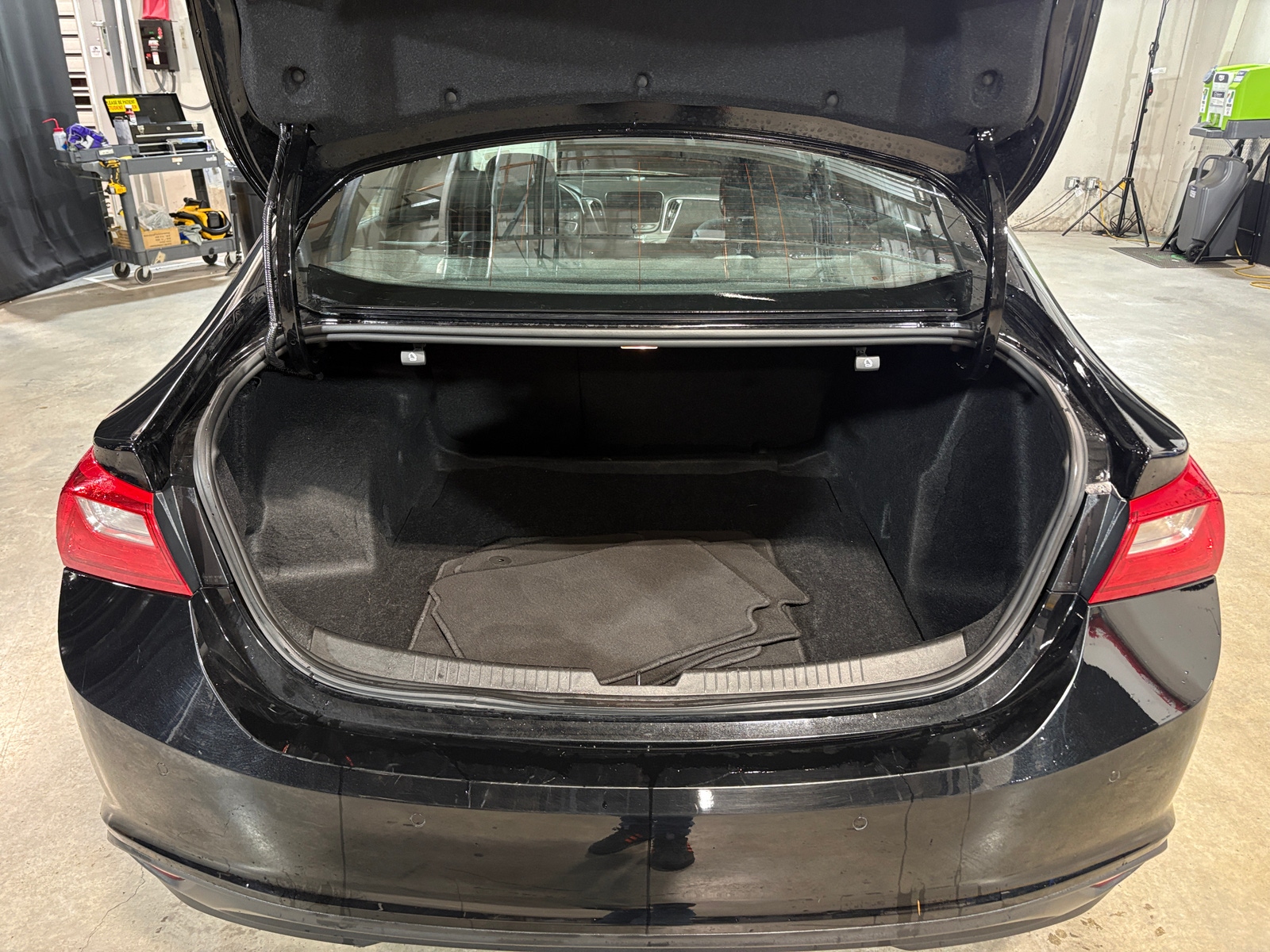 Thumbnail: 2024 Chevrolet Malibu - 7