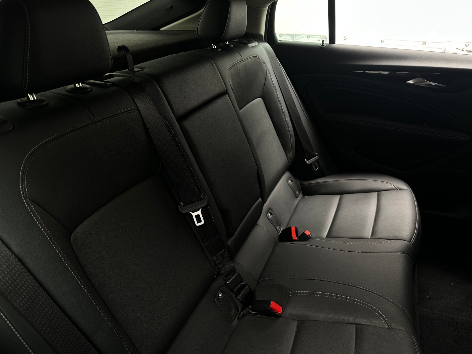 Thumbnail: 2018 Buick Regal - 5