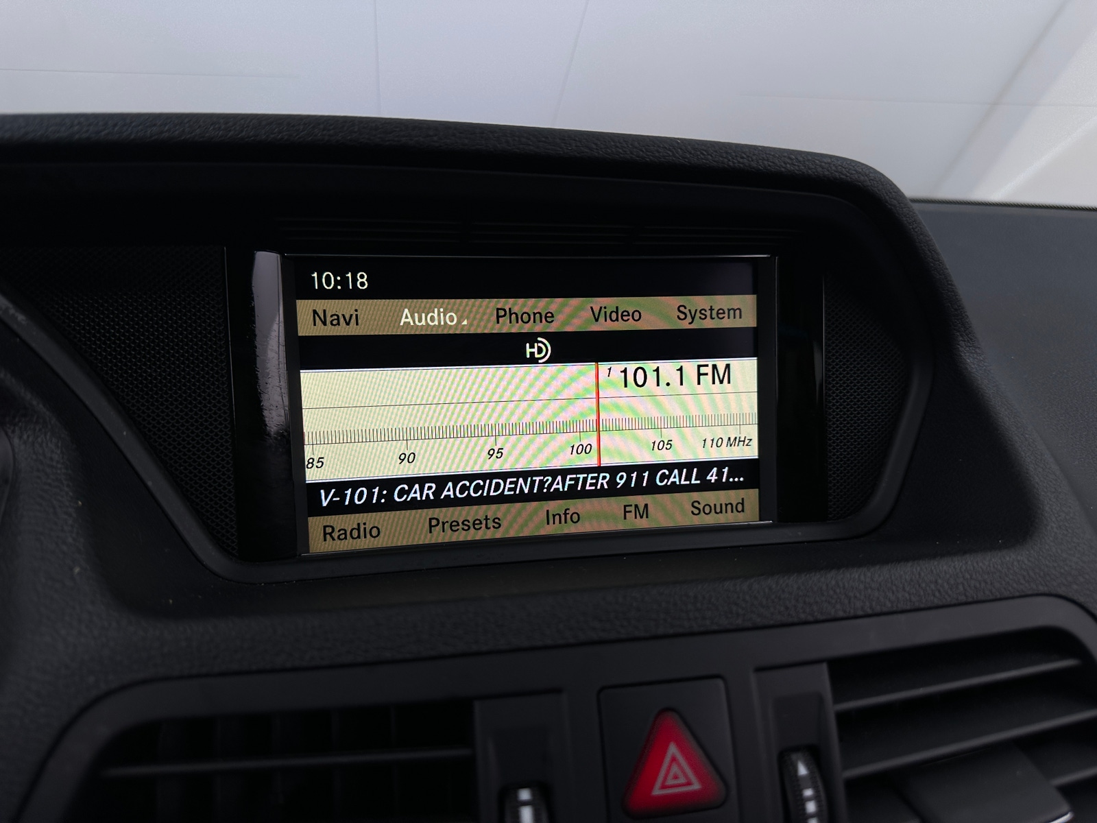 Thumbnail: 2011 Mercedes-Benz E-Class - 3