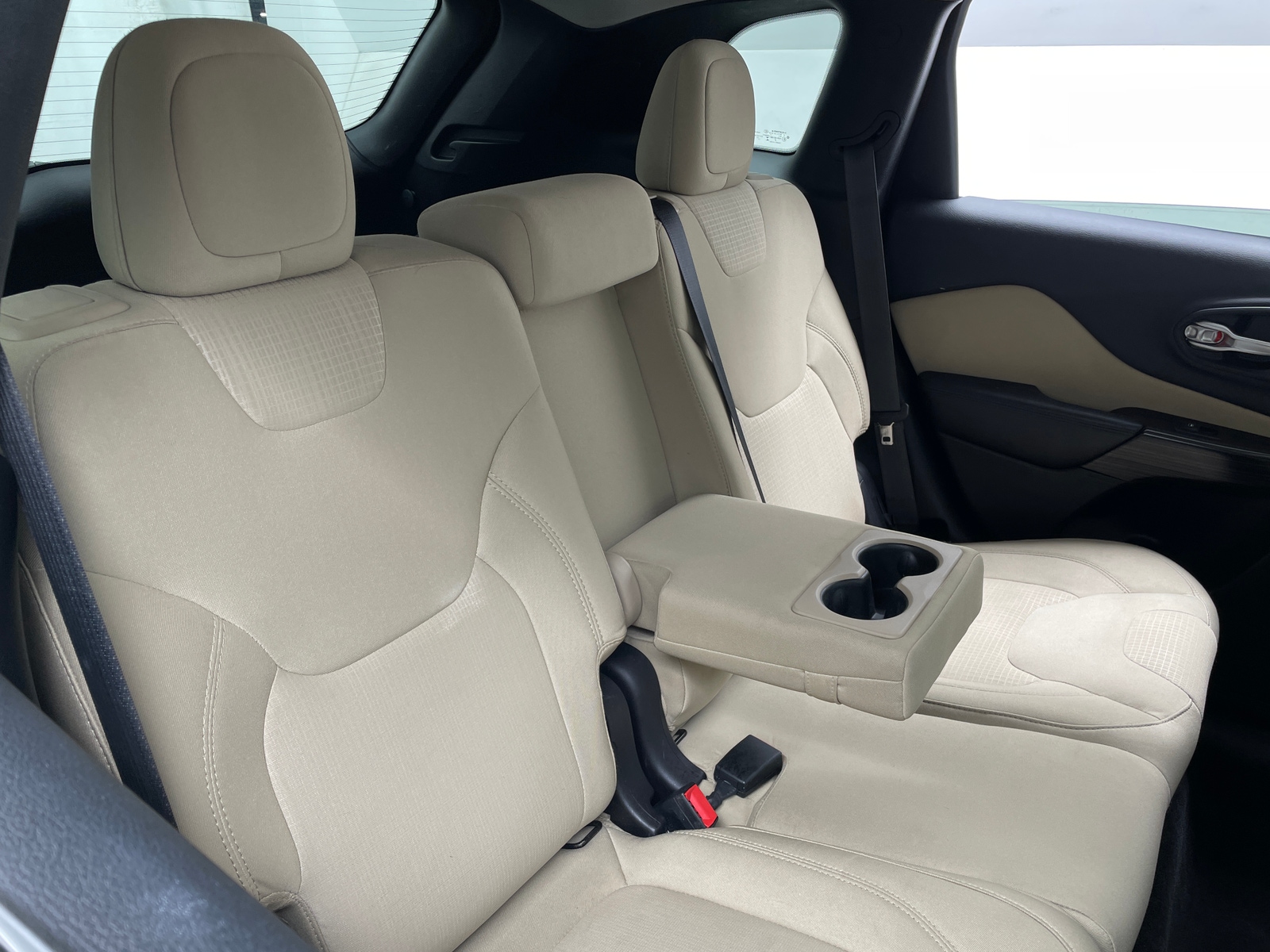 Thumbnail: 2015 Jeep Cherokee - 6