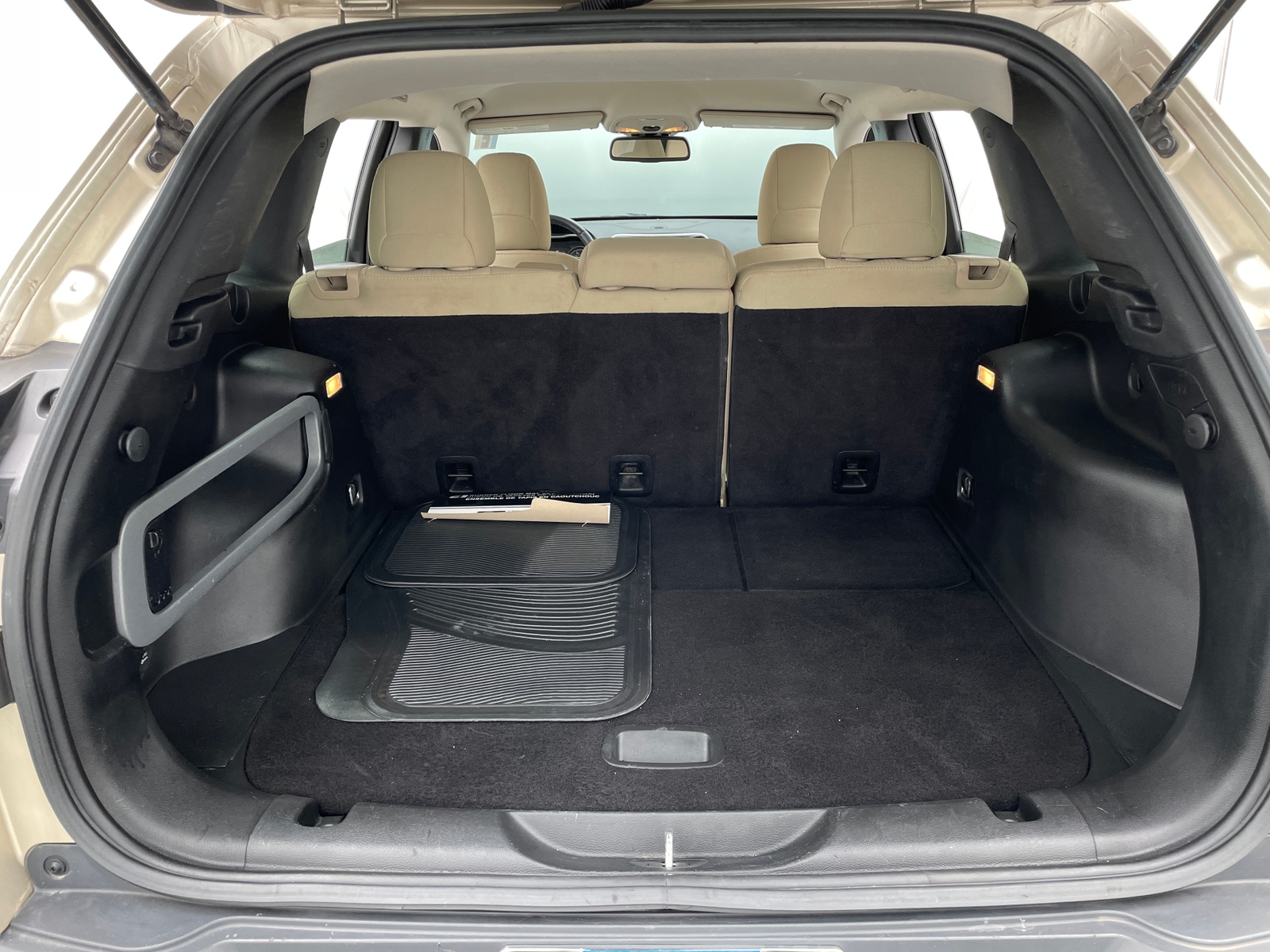 Thumbnail: 2015 Jeep Cherokee - 7